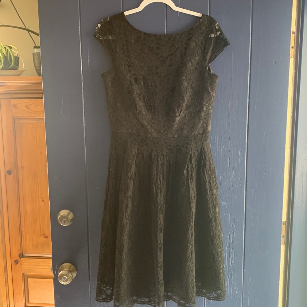 Jones Wear Black Lace Dress